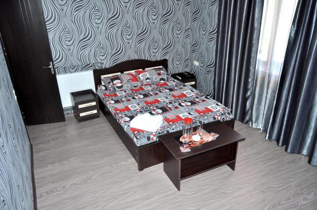 Chveni Sakhli Otel Tiflis Dış mekan fotoğraf